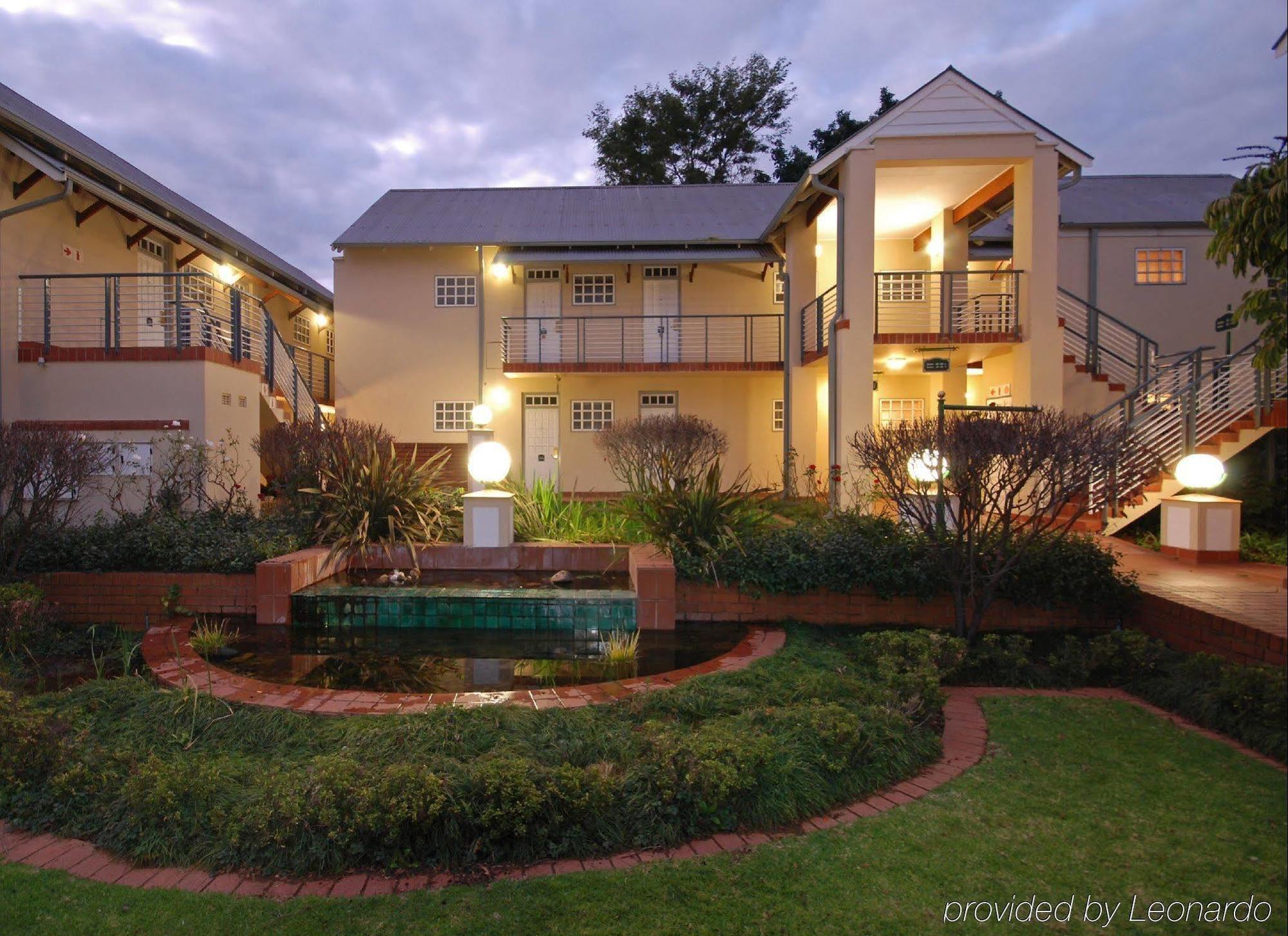 Courtyard Hotel Arcadia Pretoria Exterior photo